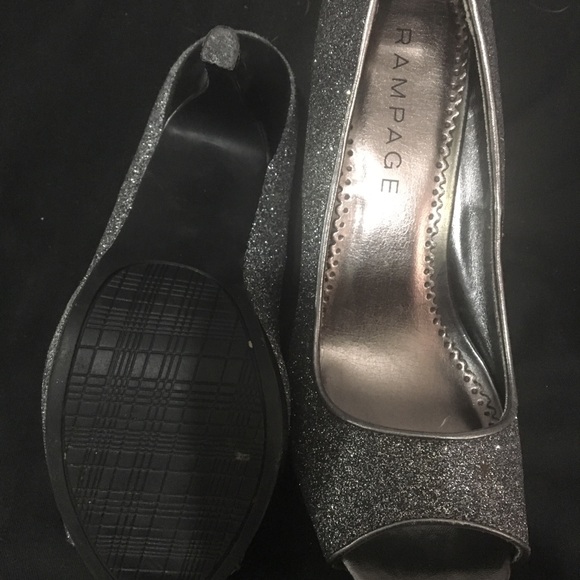 Black and grey sparkly heals - Picture 3 of 4